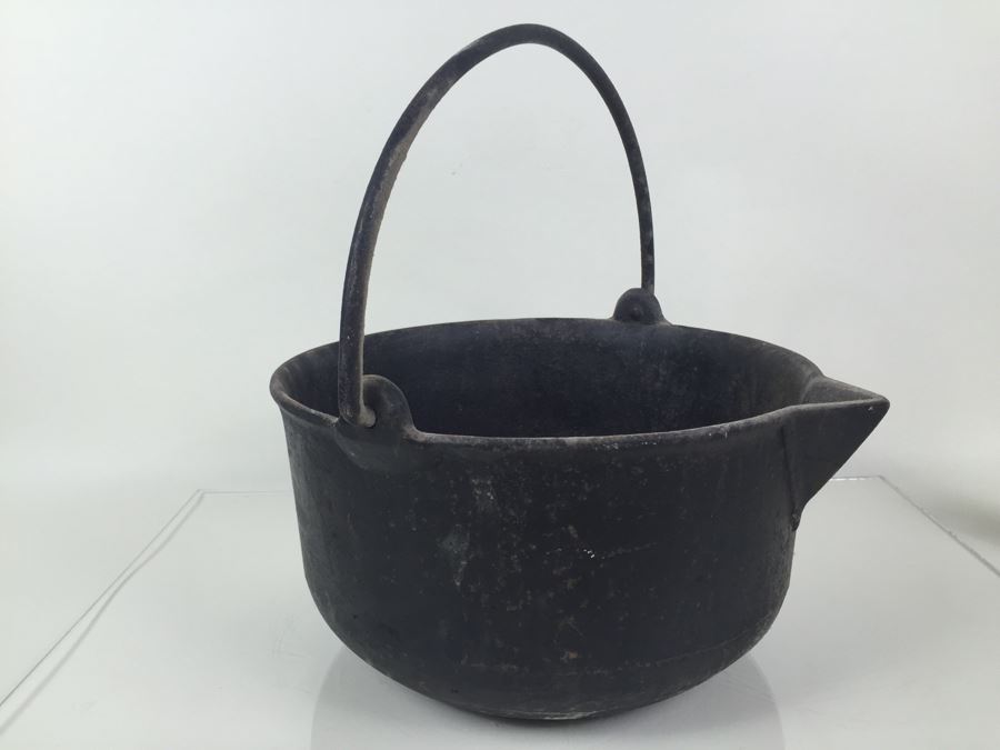 Large Cast Iron Pot With Spout And Handle Marked 12 [Photo 9]