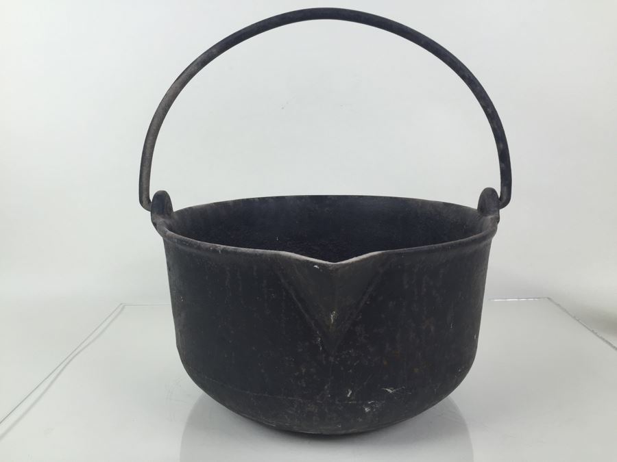 Large Cast Iron Pot With Spout And Handle Marked 12 [Photo 8]