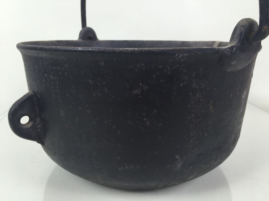 Large Cast Iron Pot With Spout And Handle Marked 12 [Photo 2]