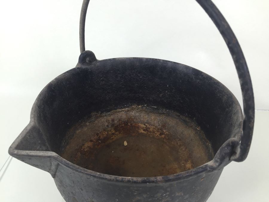 Large Cast Iron Pot With Spout And Handle Marked 12 [Photo 7]