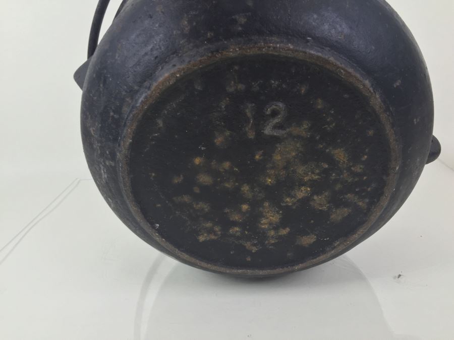 Large Cast Iron Pot With Spout And Handle Marked 12 [Photo 12]