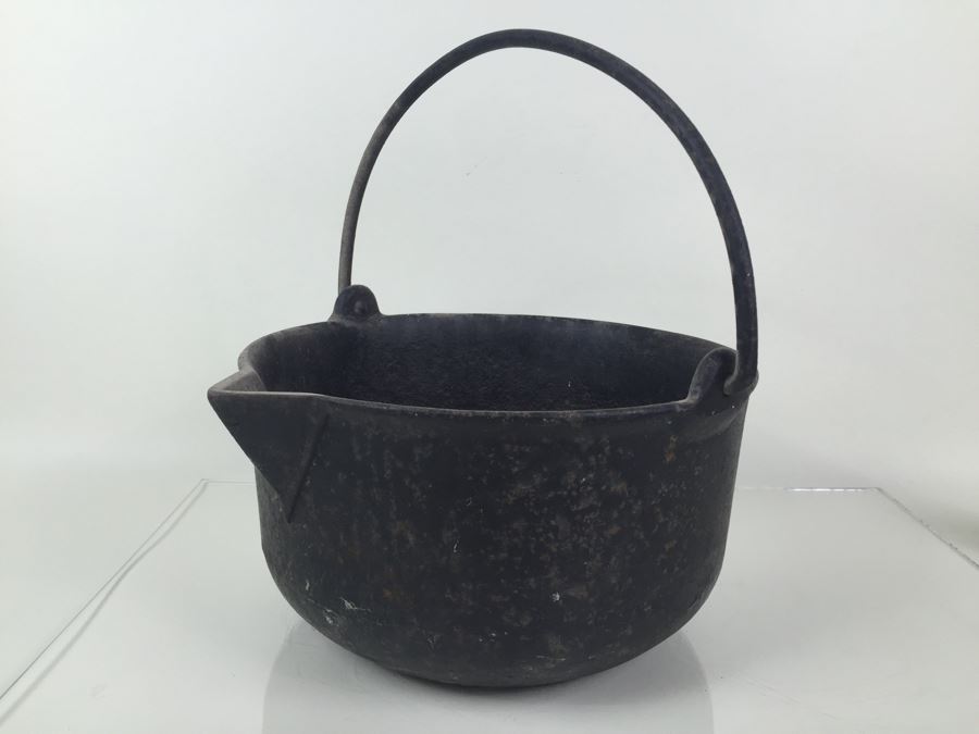 Large Cast Iron Pot With Spout And Handle Marked 12 [Photo 4]