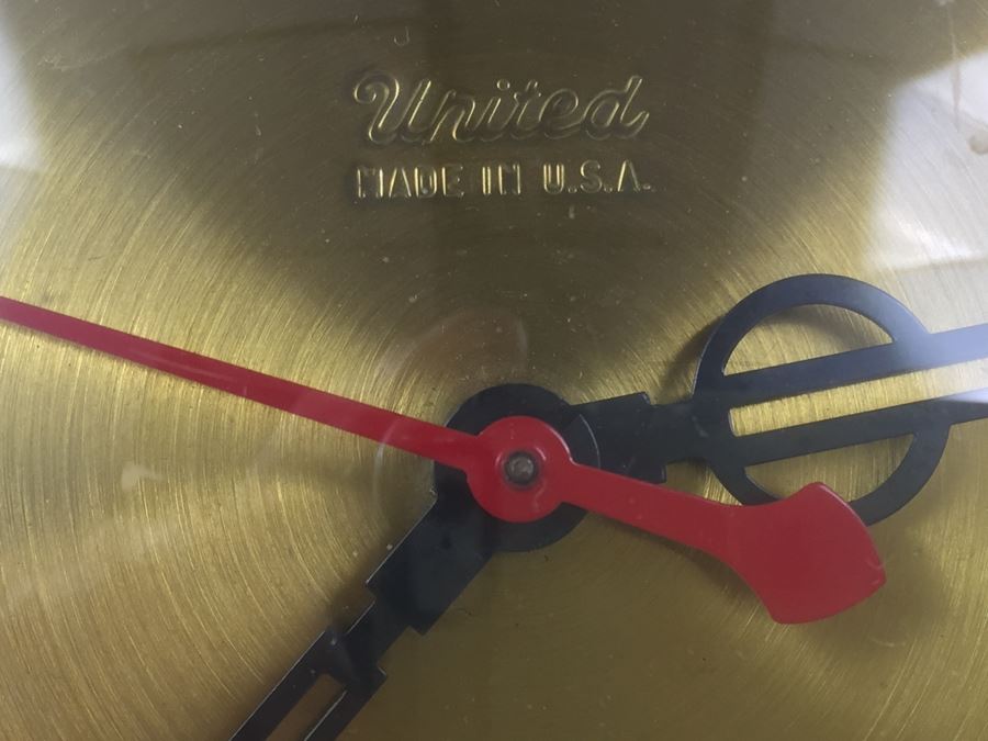 Vintage Electric Wall Clock By United Clock Corp Model 924 Working [Photo 3]