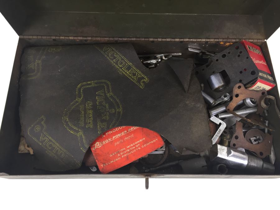 Vintage Metal Tool Box 'Carbureter' By Carter Carburetor Corporation Filled With Old Automotive Tools [Photo 9]