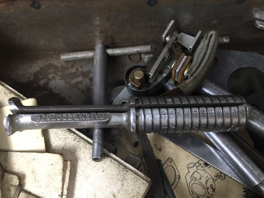Vintage Metal Tool Box 'Carbureter' By Carter Carburetor Corporation Filled With Old Automotive Tools [Photo 13]