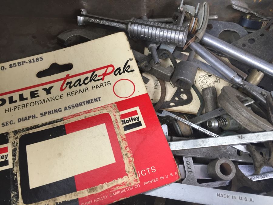 Vintage Metal Tool Box 'Carbureter' By Carter Carburetor Corporation Filled With Old Automotive Tools [Photo 3]