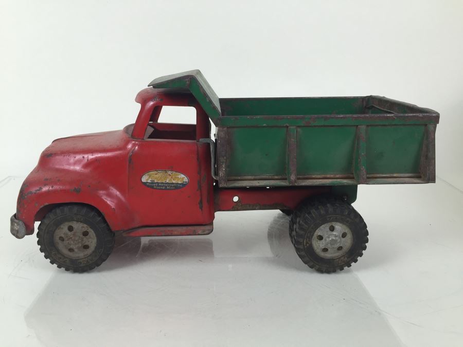 Vintage Mid-Century Tonka Dump Truck With Box [Photo 7]