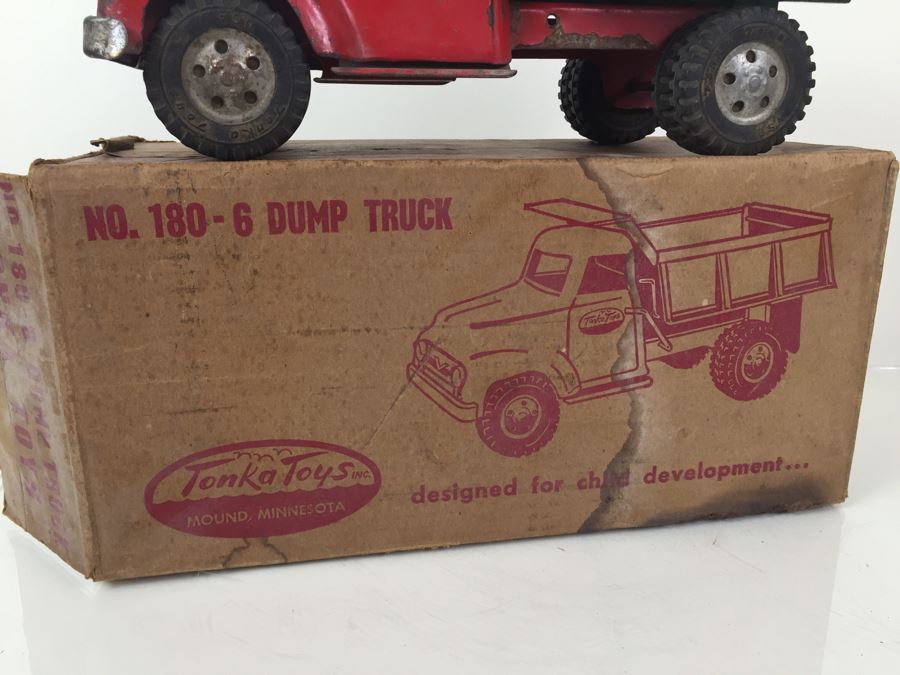 Vintage Mid-Century Tonka Dump Truck With Box [Photo 3]