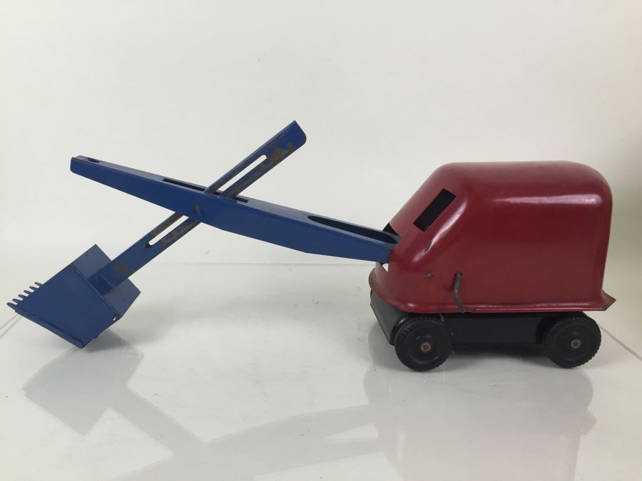 Vintage Mid-Century Pressed Steel Metal Toy Crane [Photo 4]