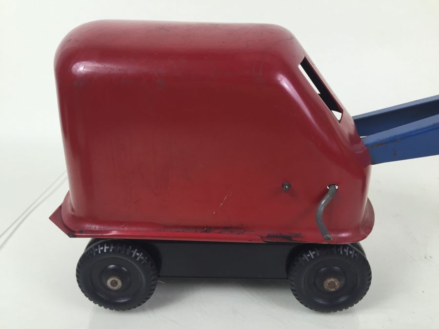 Vintage Mid-Century Pressed Steel Metal Toy Crane [Photo 9]