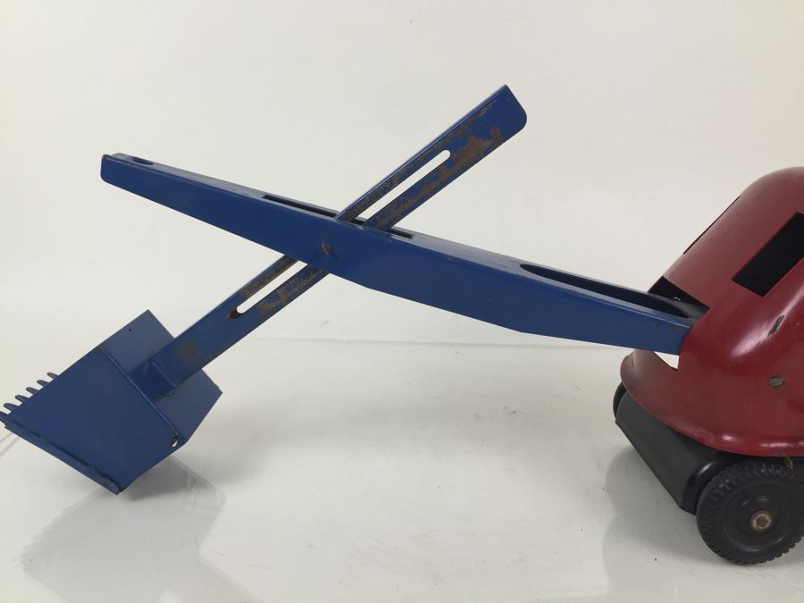 Vintage Mid-Century Pressed Steel Metal Toy Crane [Photo 6]