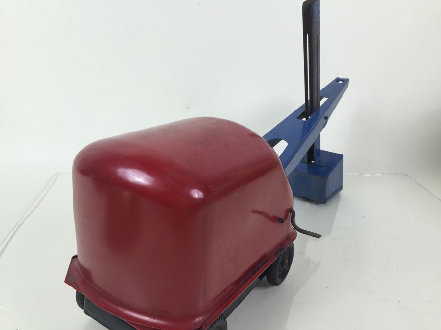 Vintage Mid-Century Pressed Steel Metal Toy Crane [Photo 11]