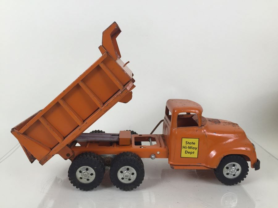 Orange tonka store dump truck