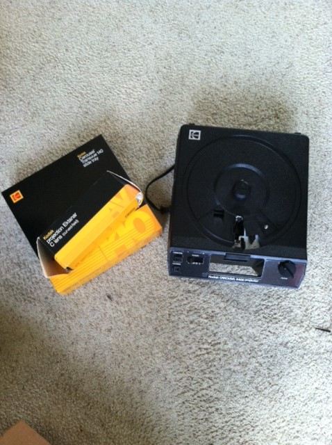 Kodak 4400 Slide Projector with Manual [Photo 2]