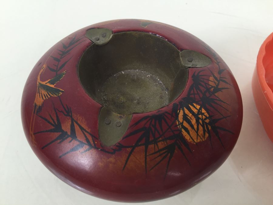 Pair Of Vintage Ashtrays [Photo 5]