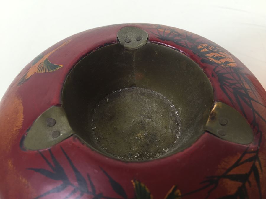 Pair Of Vintage Ashtrays [Photo 7]