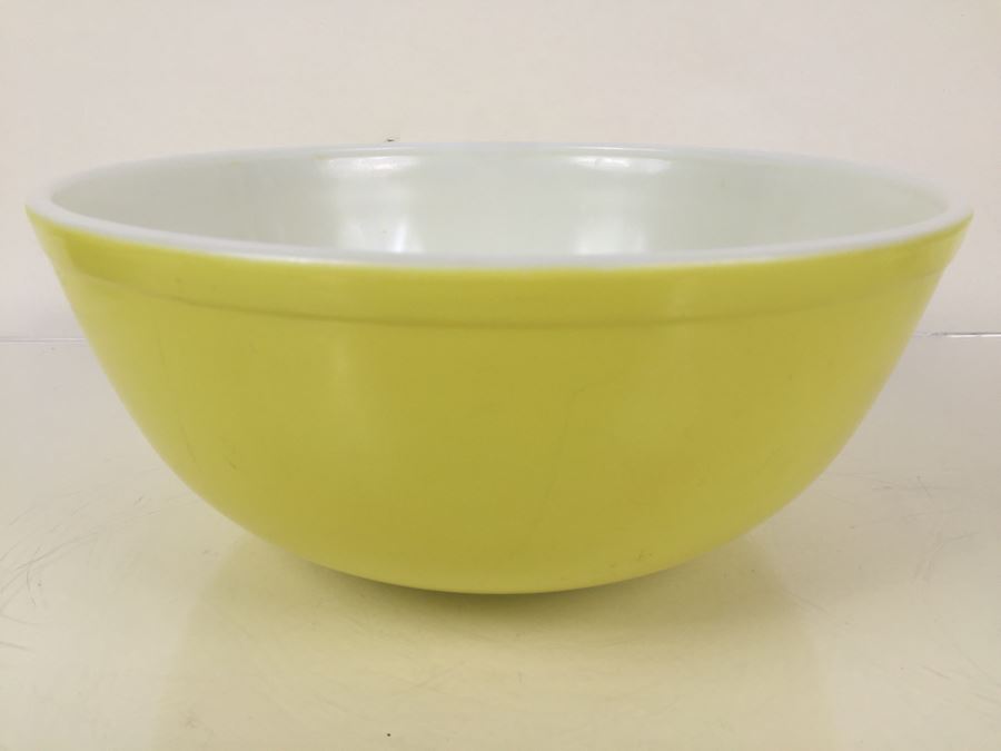 Vintage Yellow Pyrex Mixing Bowl [Photo 4]