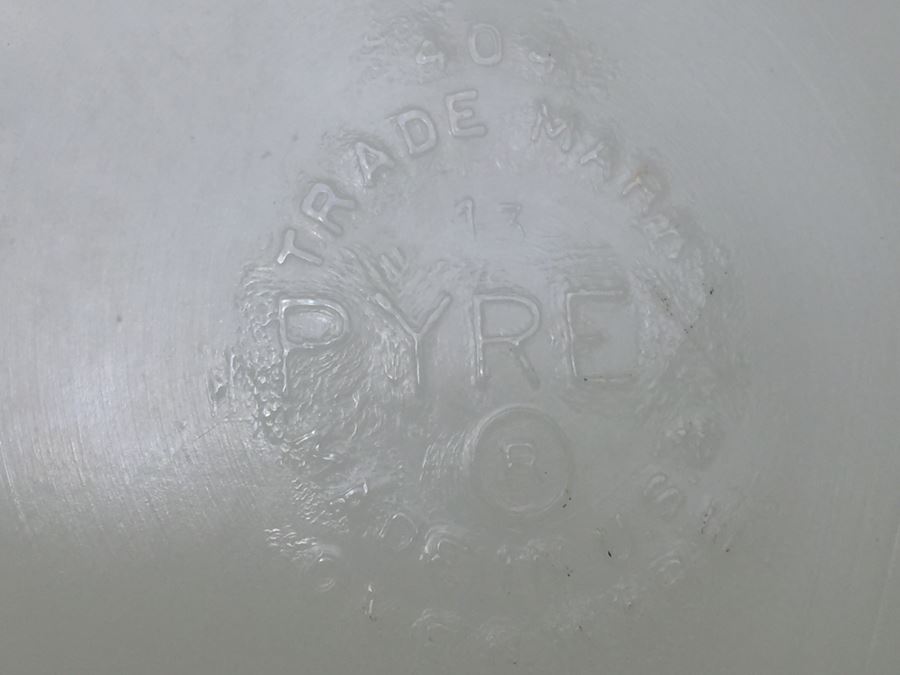 Vintage Yellow Pyrex Mixing Bowl [Photo 3]