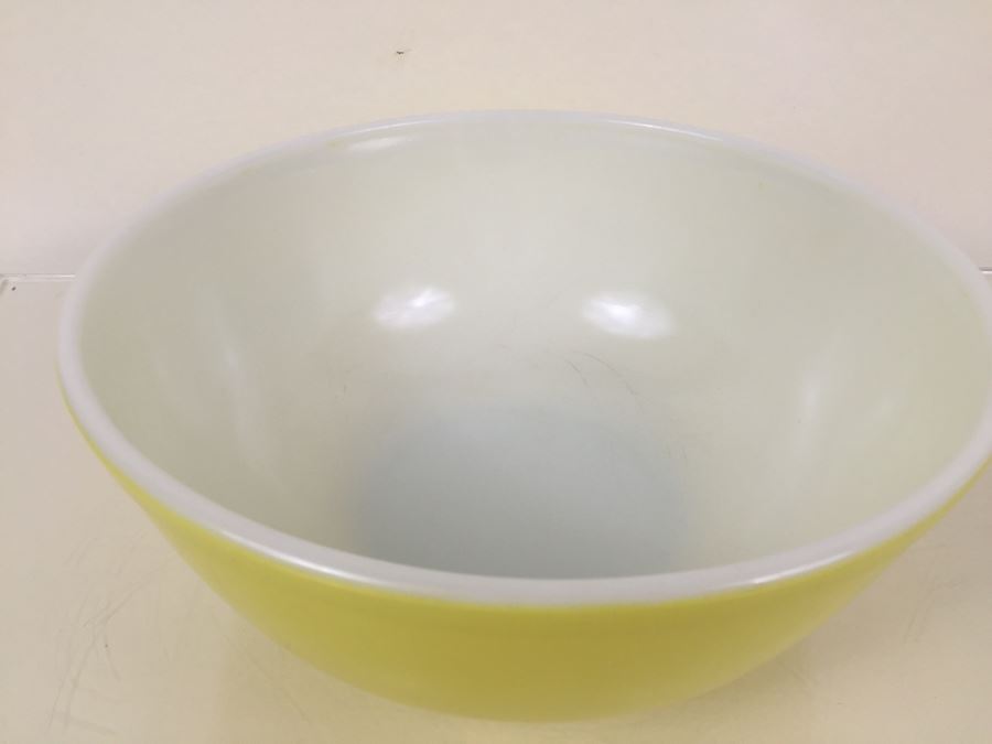 Vintage Yellow Pyrex Mixing Bowl [Photo 5]