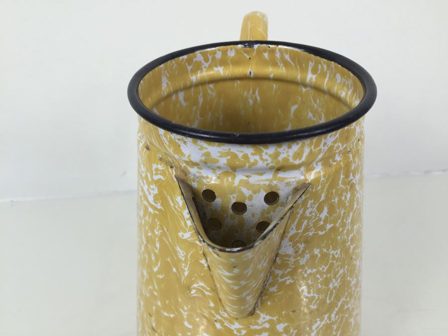 Vintage Yellow Graniteware Pitcher [Photo 8]