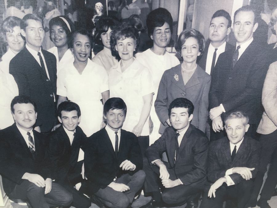 Mid-Century Canvas Photo Showing Staff Of Beauty Salons In San Francisco [Photo 3]