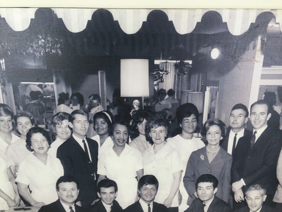 Mid-Century Canvas Photo Showing Staff Of Beauty Salons In San Francisco [Photo 7]