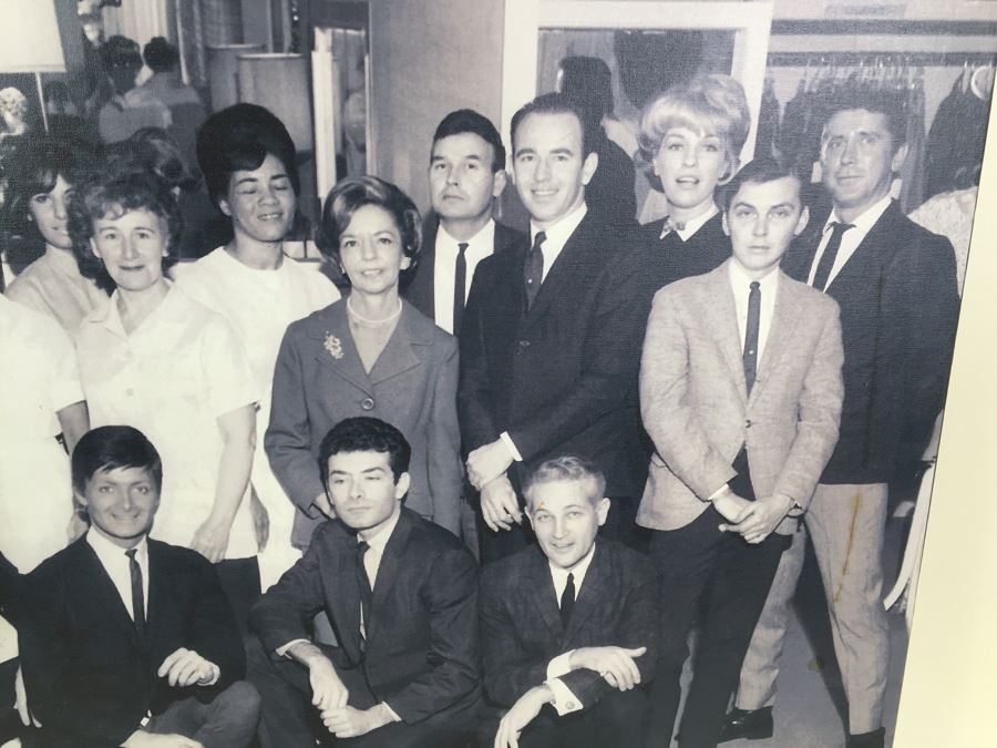 Mid-Century Canvas Photo Showing Staff Of Beauty Salons In San Francisco [Photo 2]