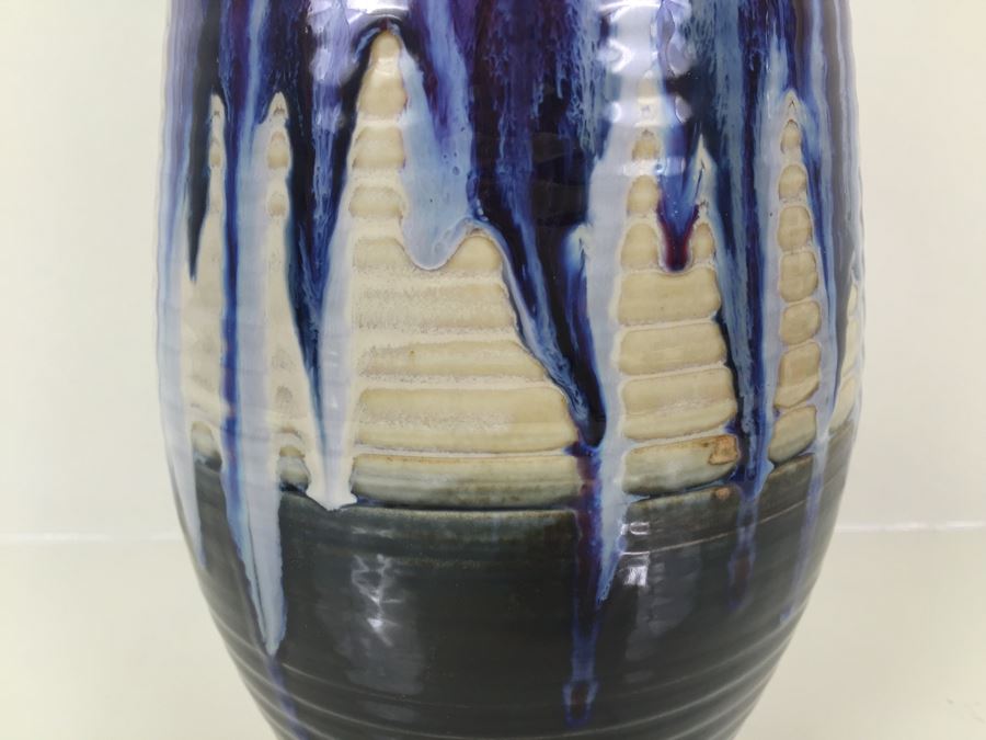 Tall Decorator Mid-Century Style Vase [Photo 5]