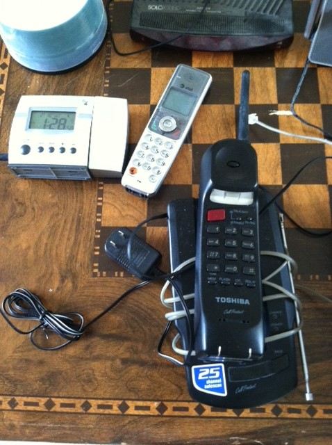 Electronics Lot - Cordless Phones [Photo 4]