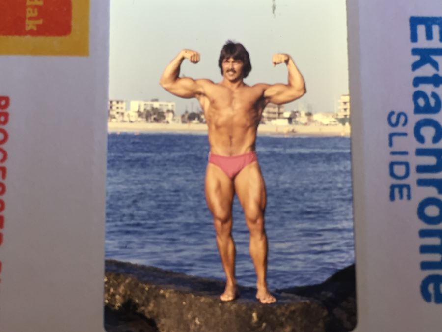 Dr. Michael Walczak's Personal Slides Photos Vintage Bodybuilding Early 1970's Through 1980's [Photo 31]