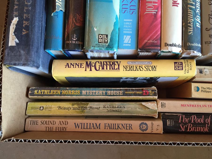 Book Lot #3 [Photo 10]