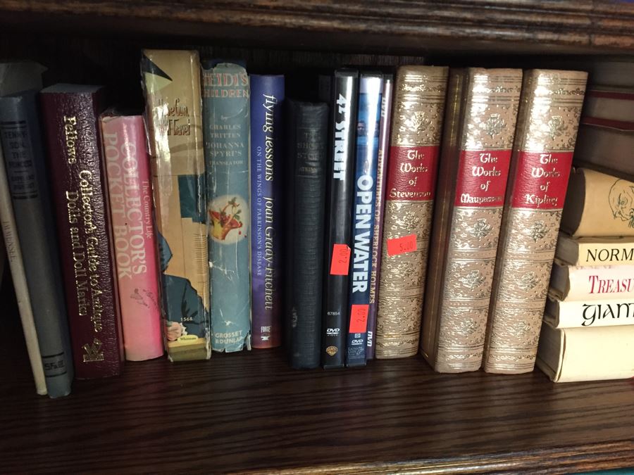 HUGE Book Lot # 5 (See All Photos) [Photo 23]