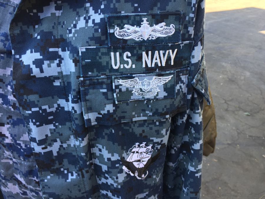 Huge Military And Hunting Camo Lot Cabela's Military Flight Jacket Does Not Include Clothes Rack [Photo 16]