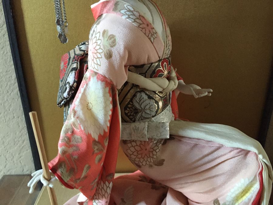 Pair Of Japanese Dolls With Display Cases [Photo 6]