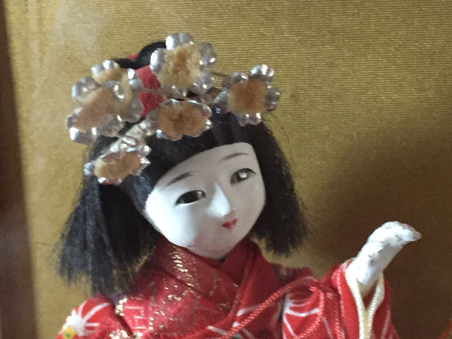 Pair Of Japanese Dolls With Display Cases [Photo 9]