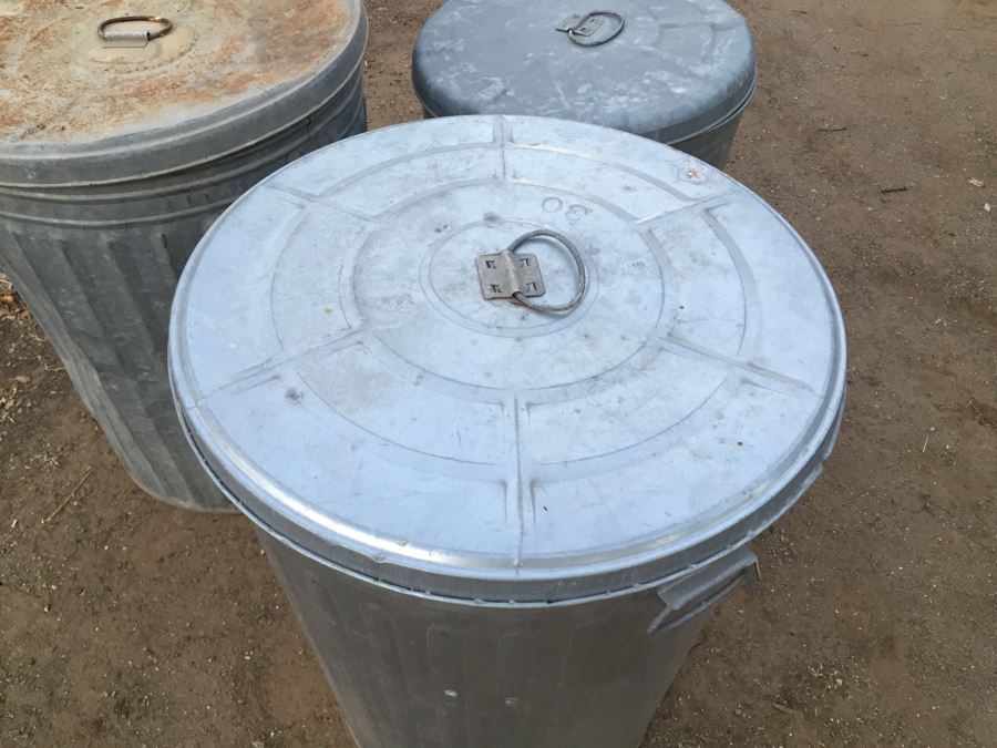 Set Of 3 Galvanized Metal Industrial Garbage Cans With Lids [Photo 3]
