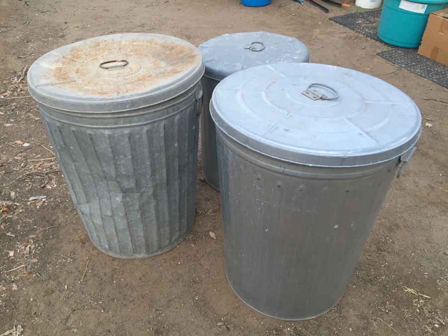 Set Of 3 Galvanized Metal Industrial Garbage Cans With Lids [Photo 1]