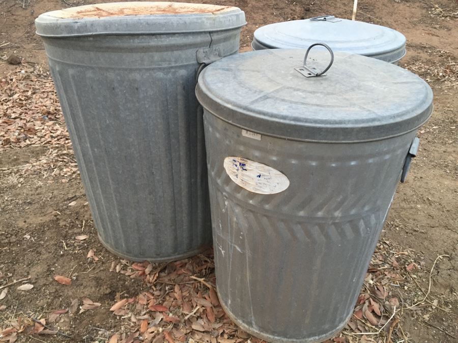 Set Of 3 Galvanized Metal Industrial Garbage Cans With Lids [Photo 1]