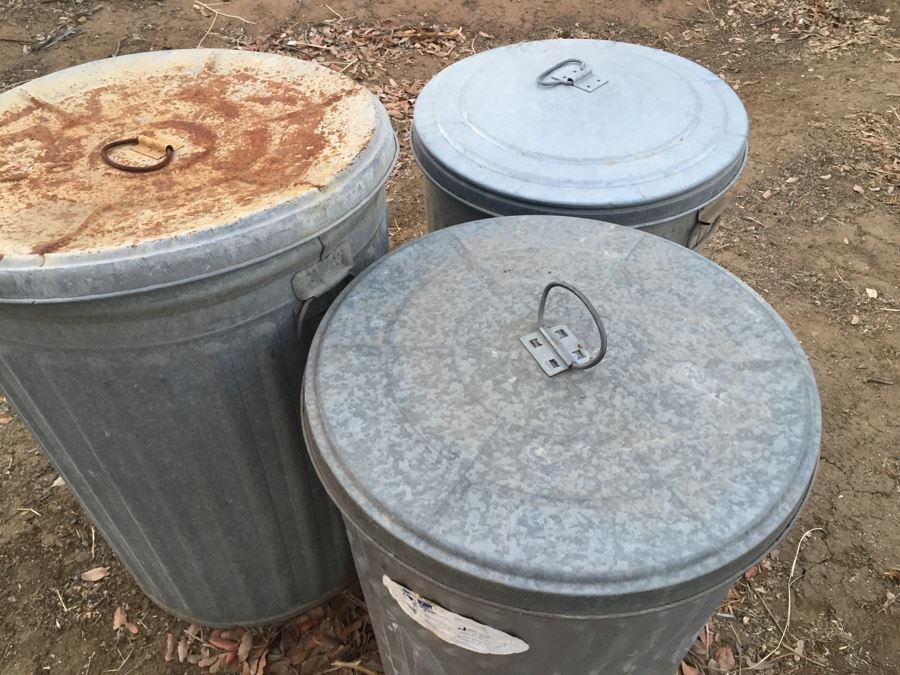 Set Of 3 Galvanized Metal Industrial Garbage Cans With Lids [Photo 2]