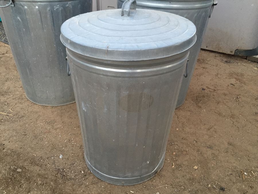 Set Of 3 Galvanized Metal Industrial Garbage Cans With Lids [Photo 2]