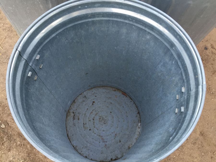 Set Of 3 Galvanized Metal Industrial Garbage Cans With Lids [Photo 3]