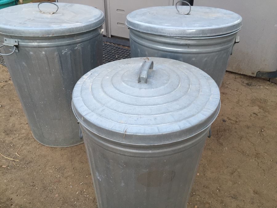 Set Of 3 Galvanized Metal Industrial Garbage Cans With Lids [Photo 1]