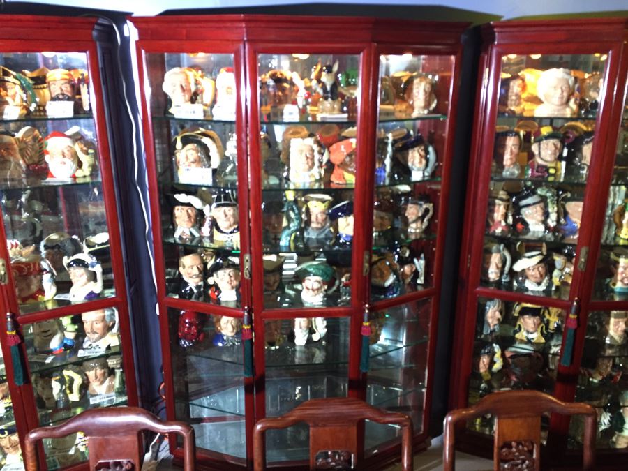 Stunning Rosewood Display Curio Cabinet With Back Mirror Lighted And Thick Glass Shelves (Middle Cabinet) [Photo 1]