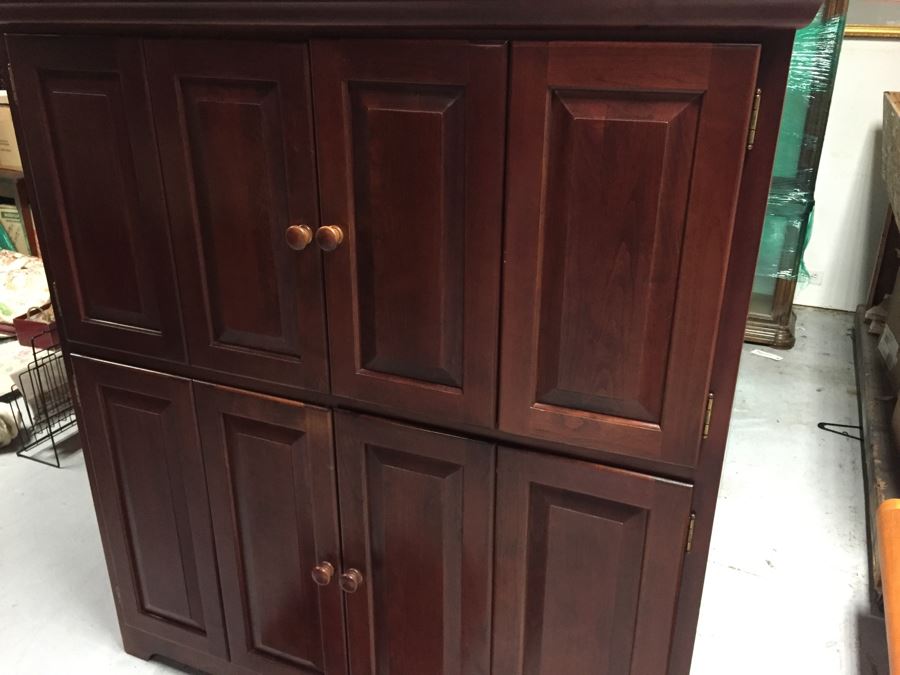 Nice Wooden Cabinet [Photo 5]