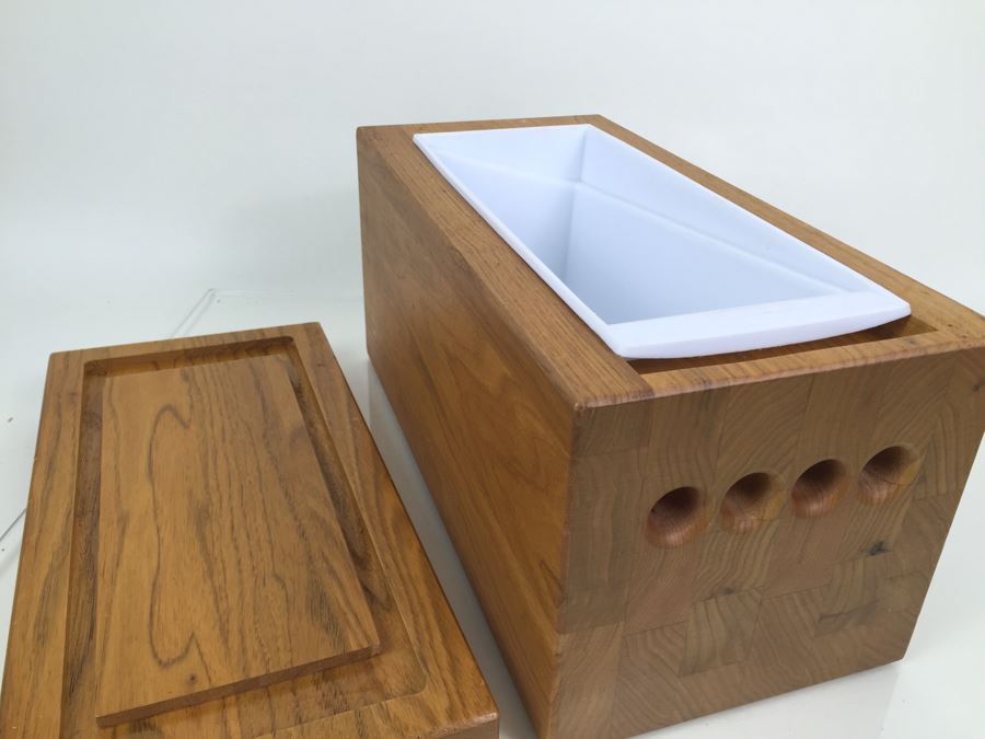 Nice Wooden Ice Bucket With Silver Tone Ice Tongs [Photo 2]