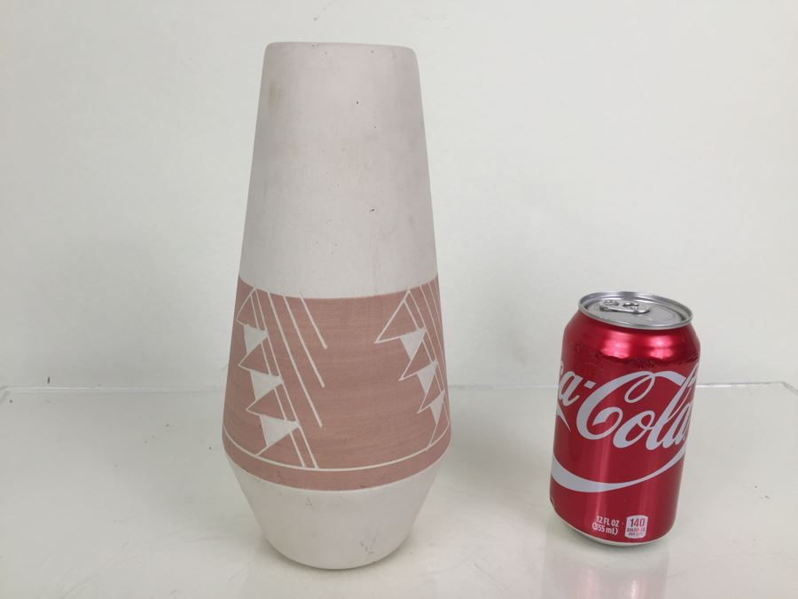 Authentic Kate Dismounts Lakota Sioux Pottery Vessel Vase [Photo 4]