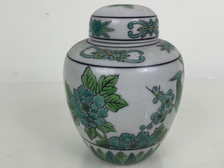 JUST ADDED - Vintage Japanese Jar With Lid [Photo 5]