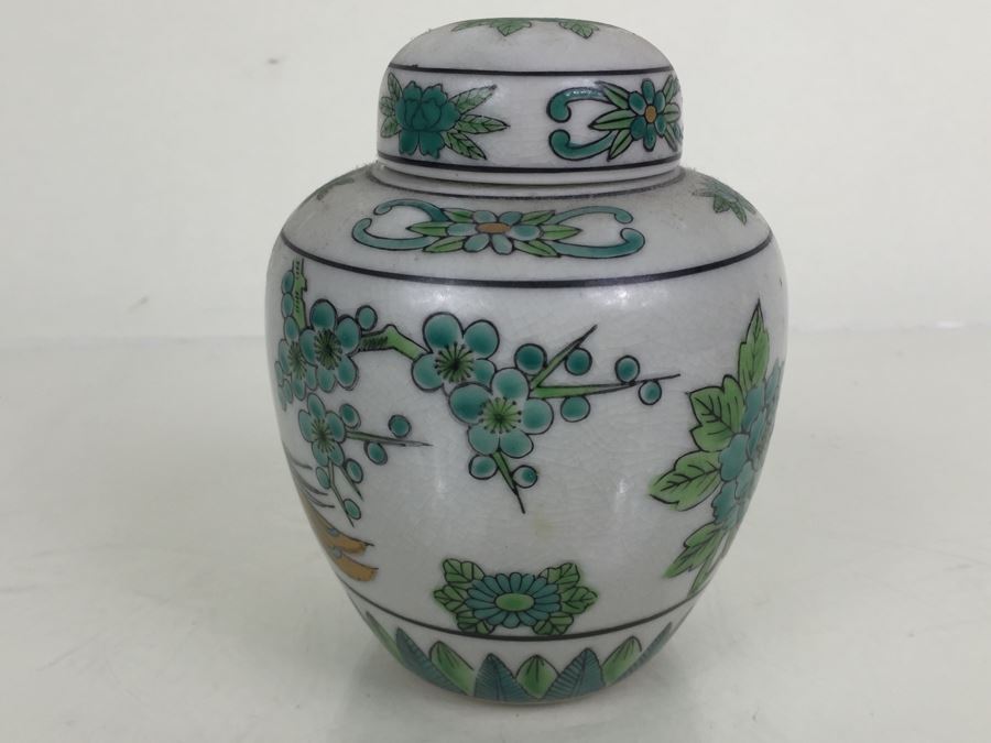 JUST ADDED - Vintage Japanese Jar With Lid [Photo 4]