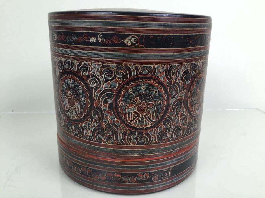JUST ADDED - Vintage Round Lacquer Box With Lid Large [Photo 4]