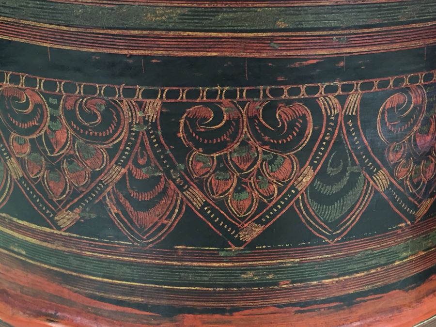 JUST ADDED - Vintage Round Lacquer Box With Lid Large [Photo 12]